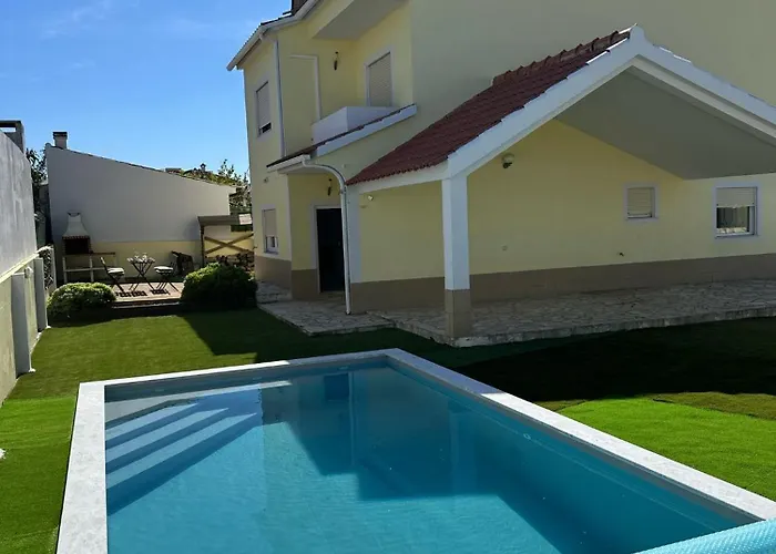 Extraordinary Holiday House at Fernão Ferro!
